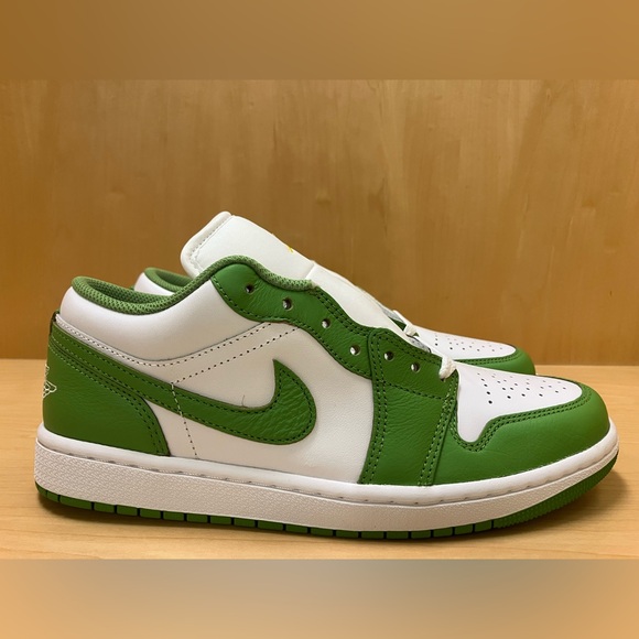 Jordan 1 Low SE
Chlorophyll - Picture 5 of 8